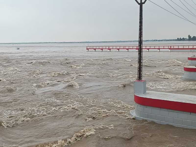 बिहार की नदियां उफनाईं, पुल-पुलियों व तटबंधों पर निगरानी बढ़ाई